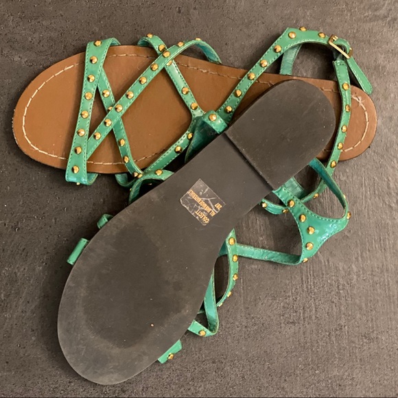 Steven Madden Mint and Gold stud sandals - Picture 3 of 3